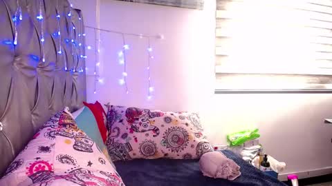 Snapshot of lila_gummy_ chatting on 03-07-25, 02:34 online show from 03-07-25, 02:34