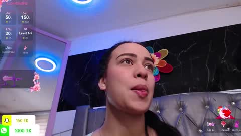 Snapshot of lila_gummy_ chatting on 10-11-25, 12:04 online show from 10-11-25, 12:04