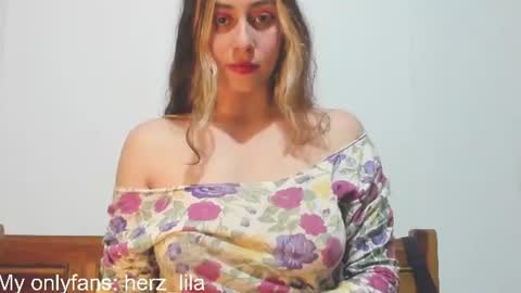 Snapshot of lila_herz chatting on 07-23-26, 02:42 Ren online show from 07-23-26, 02:42