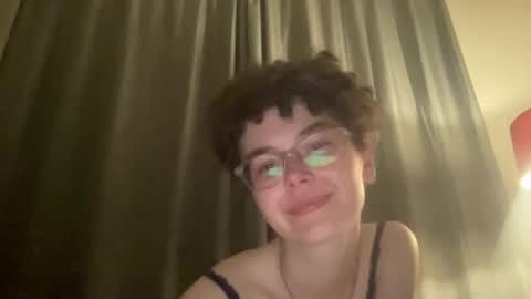 lilac_dreamsss online show from 05-20-26, 11:11