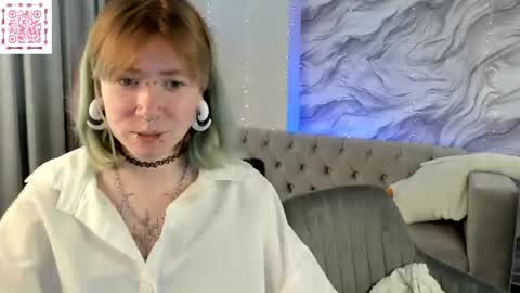 Lili online show from 06-18-26, 11:25