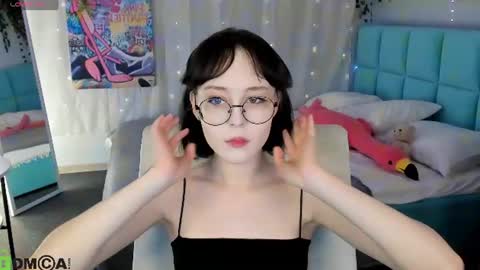 Lili online show from 07-16-26, 12:00