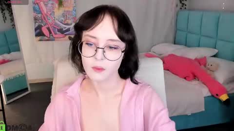 Lili online show from 07-17-26, 10:55