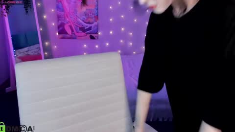 Lili online show from 07-31-26, 11:20
