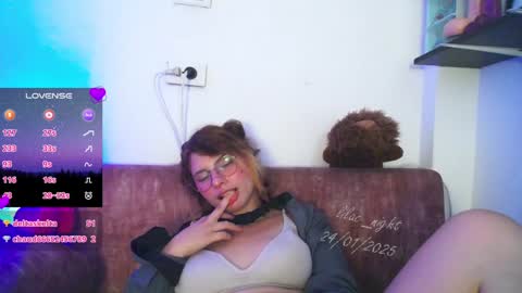 Jen online show from 01-24-25, 02:08