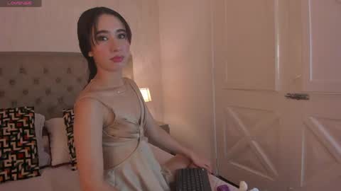 Snapshot of lilaclark chatting on 04-17-26, 09:51 Lila Clark online show from 04-17-26, 09:51