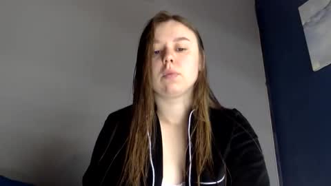 Lily online show from 10-07-25, 05:37