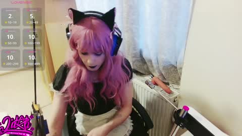 Snapshot of lilah_ts chatting on 12-11-24, 12:44 lilah_ts online show from 12-11-24, 12:44