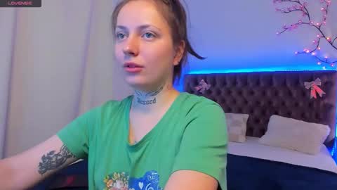 Snapshot of lilavame chatting on 10-21-25, 08:09 LilaVame online show from 10-21-25, 08:09