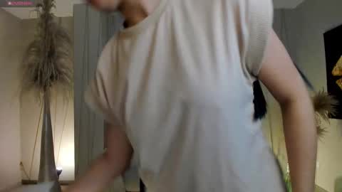 Lila West online show from 10-06-25, 10:45