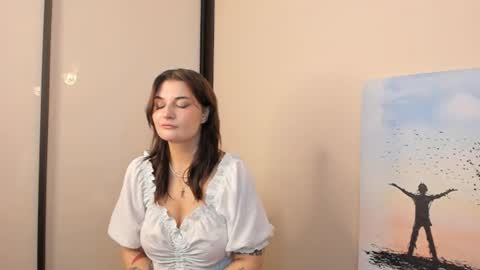 Mia online show from 06-11-26, 03:43