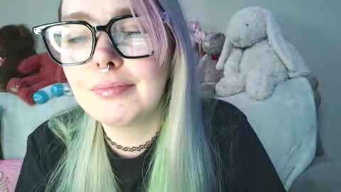 Snapshot of lilemmy1999 chatting on 02-10-26, 10:25 emily ryanson online show from 02-10-26, 10:25