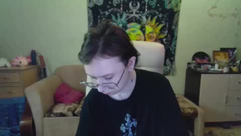 Snapshot of lileyfoxxx chatting on 12-19-24, 10:02 Lil online show from 12-19-24, 10:02