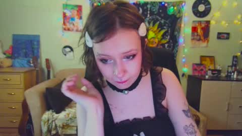 Snapshot of lileyfoxxx chatting on 01-16-25, 01:25 Lil online show from 01-16-25, 01:25