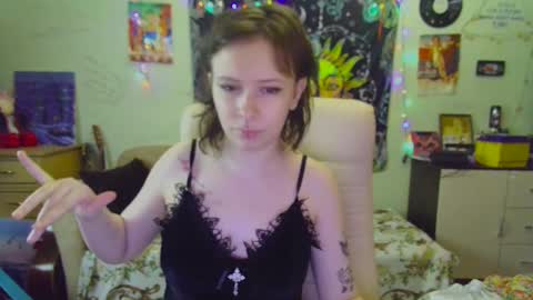Snapshot of lileyfoxxx chatting on 02-27-25, 07:04 Lil online show from 02-27-25, 07:04