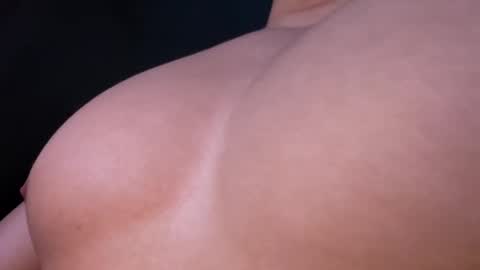 Snapshot of lilhotnando chatting on 09-18-25, 04:47 Fernando online show from 09-18-25, 04:47