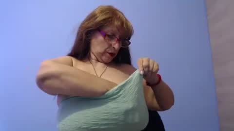 Snapshot of lilhy_mcfly chatting on 09-21-25, 05:03 lilieth online show from 09-21-25, 05:03