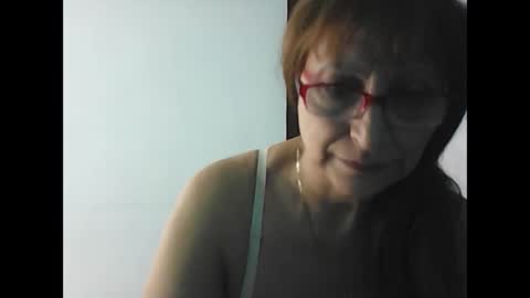 Snapshot of lilhy_mcfly chatting on 10-20-25, 06:41 lilieth online show from 10-20-25, 06:41