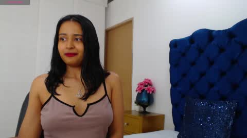 Snapshot of lili666_ chatting on 05-12-26, 03:25 Lili online show from 05-12-26, 03:25