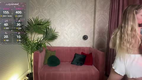 Snapshot of lili_01 chatting on 12-26-24, 08:39 Lili online show from 12-26-24, 08:39
