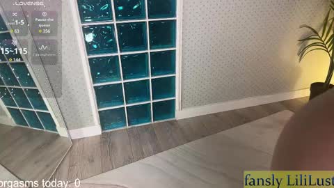Snapshot of lili_01 chatting on 02-09-25, 01:46 Lili online show from 02-09-25, 01:46