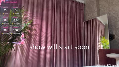 Snapshot of lili_01 chatting on 11-16-25, 02:33 Lili online show from 11-16-25, 02:33