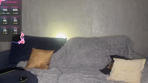 Snapshot of lili_01 chatting on 12-01-25, 09:58 Lili online show from 12-01-25, 09:58