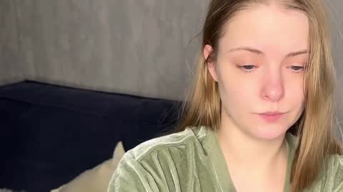 Snapshot of lili_01 chatting on 03-01-26, 04:09 Lili online show from 03-01-26, 04:09