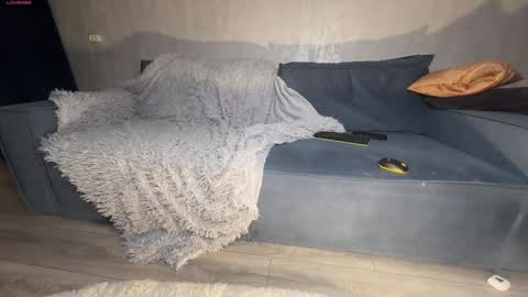 Snapshot of lili_01 chatting on 03-25-26, 05:41 Lili online show from 03-25-26, 05:41