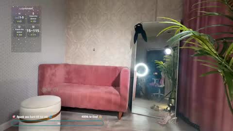 Snapshot of lili_01 chatting on 04-21-26, 12:44 Lili online show from 04-21-26, 12:44