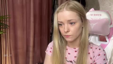 Snapshot of lili_01 chatting on 05-01-26, 02:10 Lili online show from 05-01-26, 02:10