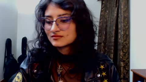 lili_clan online show from 09-13-25, 01:05