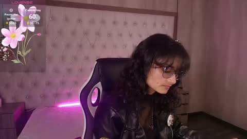 lili_clan online show from 10-30-25, 02:40