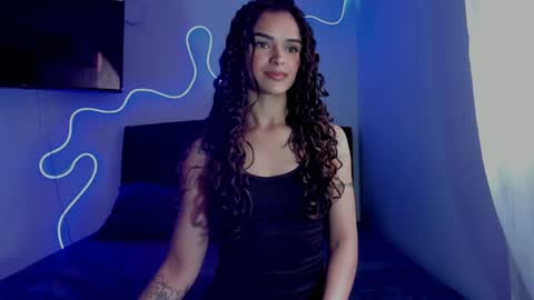 lili_evanss online show from 05-05-26, 06:16