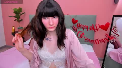 Lilli  follow me kiss online show from 02-14-25, 09:03