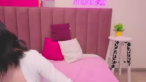Lilli  follow me kiss online show from 05-07-26, 11:15