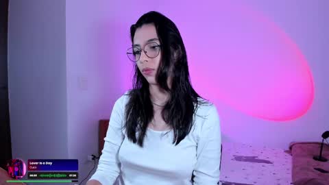Lili online show from 02-14-25, 10:04
