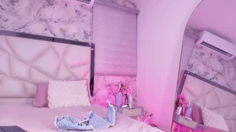 Lily online show from 05-10-26, 11:59