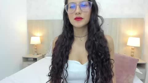 Lili Morales online show from 02-14-25, 02:12