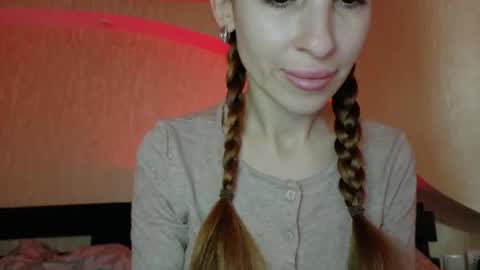 Lili online show from 02-05-26, 07:46