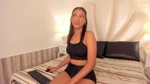 Snapshot of liliaargent chatting on 06-16-26, 12:08 LA online show from 06-16-26, 12:08