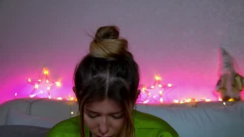 Mia online show from 12-15-24, 07:13