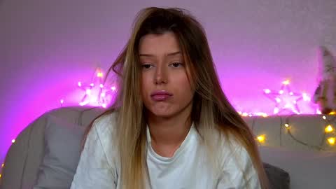 Mia online show from 12-16-24, 10:08