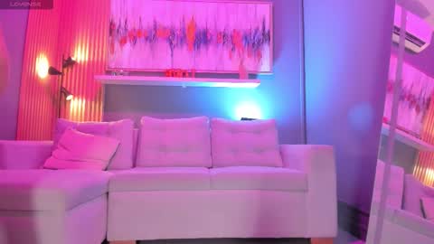 holis soy lily chang no olvides el pulgar arriba es muy importante para mi 3 independent model online show from 02-04-26, 07:42