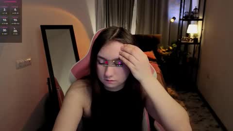 Snapshot of lilian_wood chatting on 02-20-26, 05:37 Kate online show from 02-20-26, 05:37