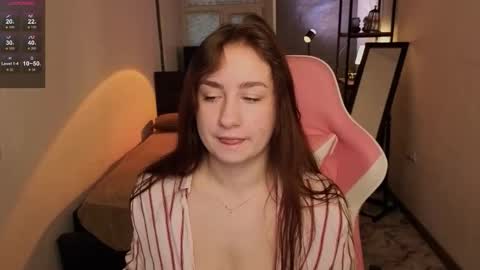 Snapshot of lilian_wood chatting on 03-04-26, 05:35 Kate online show from 03-04-26, 05:35