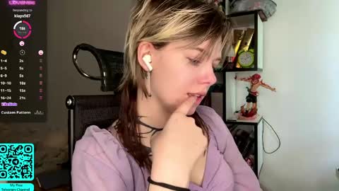 Lilian online show from 05-09-26, 07:24