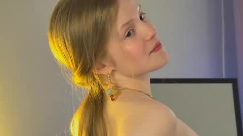 Lilian online show from 04-01-26, 01:41