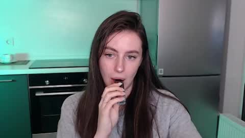 Snapshot of liliatlu chatting on 04-20-26, 11:06 Lilu online show from 04-20-26, 11:06