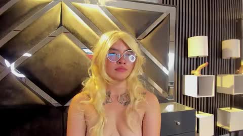  Lili  online show from 01-18-25, 09:24